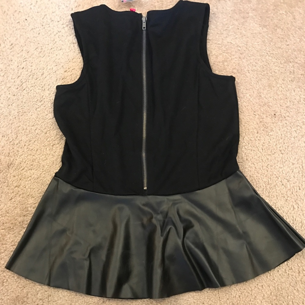 Top - Picture 2 of 3